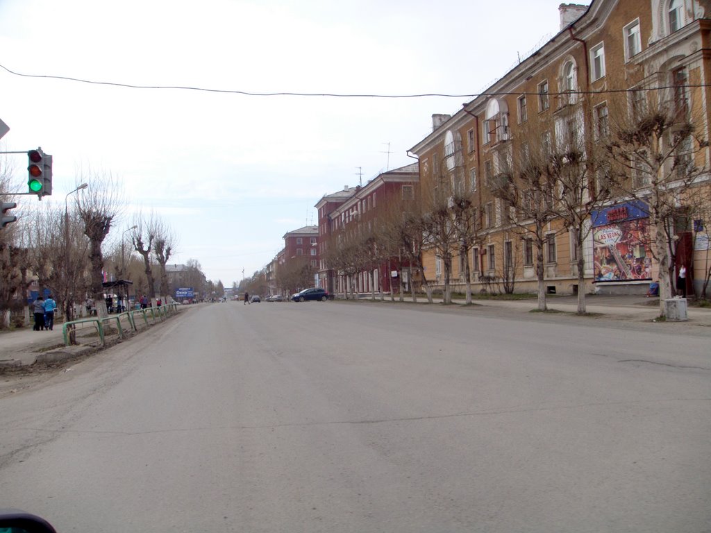 Вид на улицу Горького, рядом с почтой, Ревда