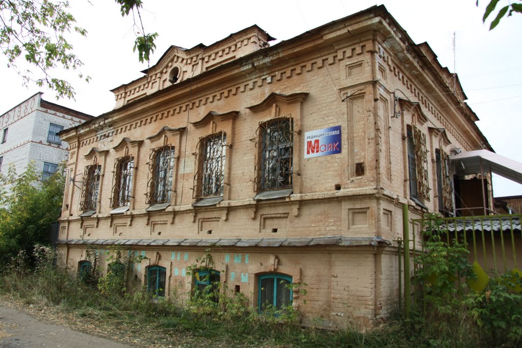 Здание редакции районной газеты "Маяк", Сысерть