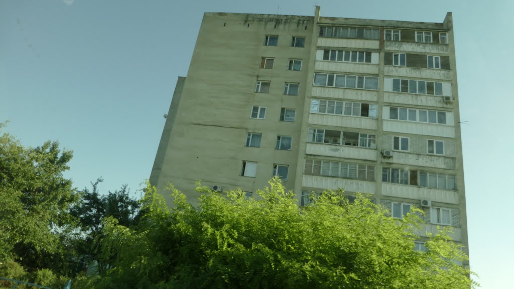 Знаменитая и единственная 9 этажка в Моздоке, Орджоникидзе