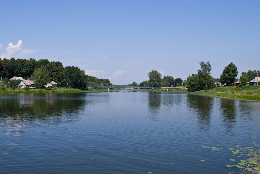 Запруженная река Десна в городе Ельня, Ельня