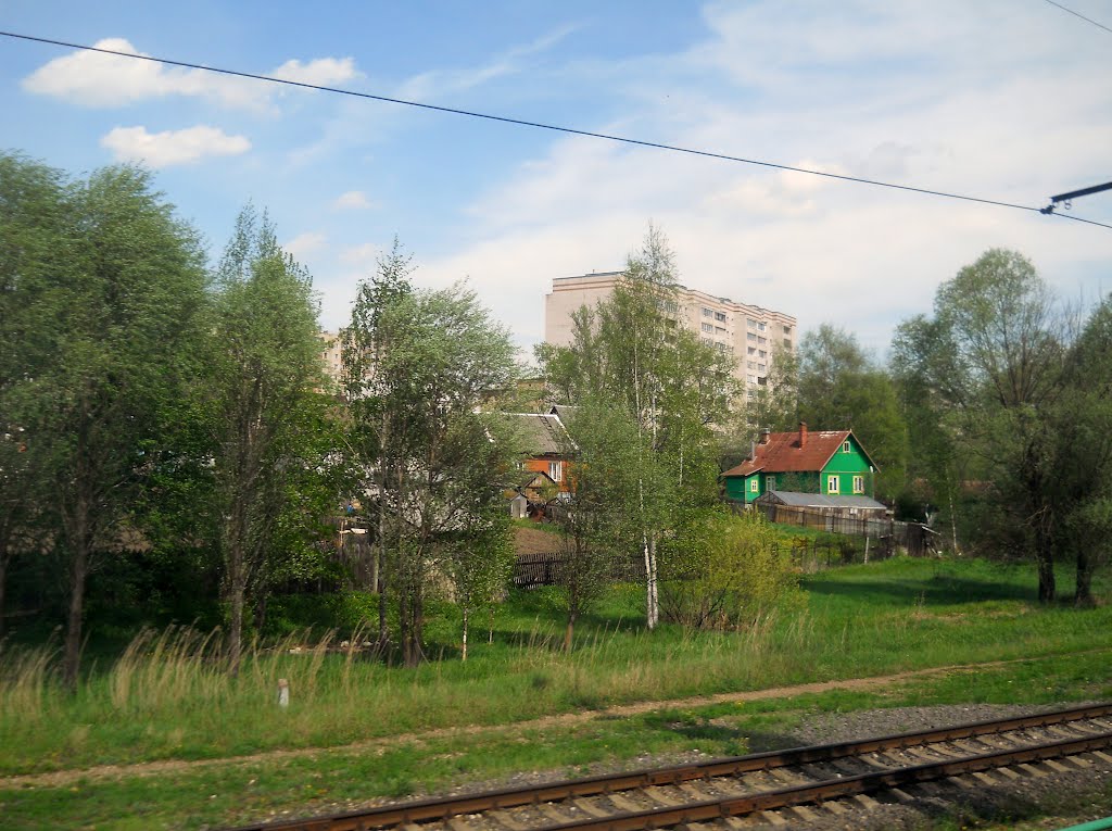 Жилые дома возле железнодорожного полотна..., Сафоново
