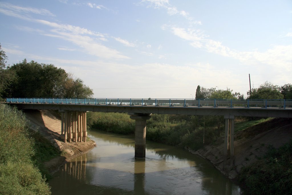 Мост через реку Кума. Вид с пешеходного моста, Буденновск