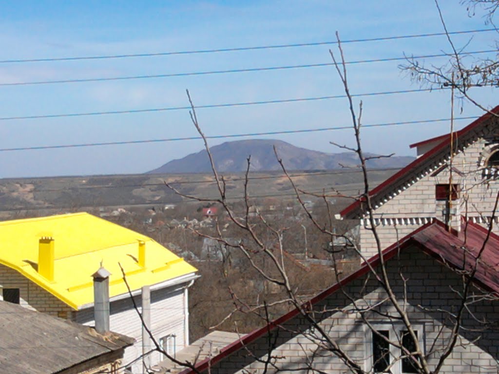 Вид горы Лысая с ул.Кирова, Иноземцево