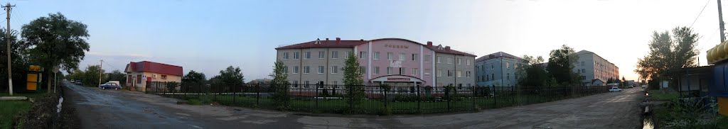 Панорама. Курсавка. Справа налево: поликлиника, больница, роддом., Курсавка