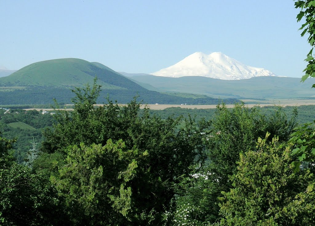 Вид Эльбруса из Пятигорска / View of Elbrus from Pyatigorsk, Пятигорск