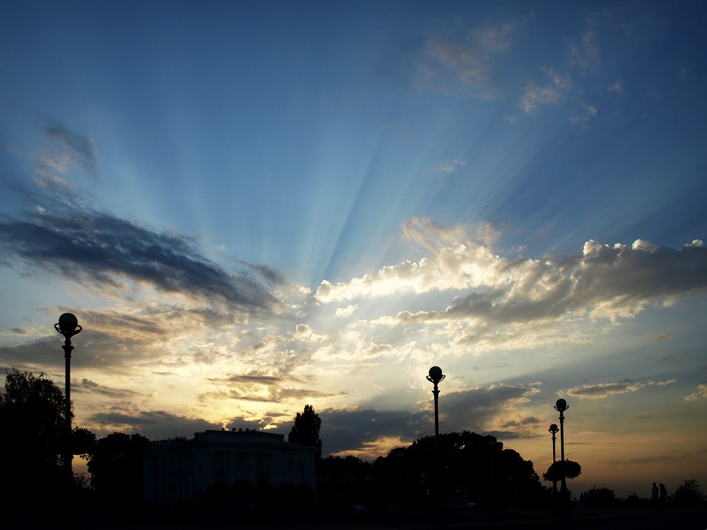 Sun beams at a sunset., Ставрополь