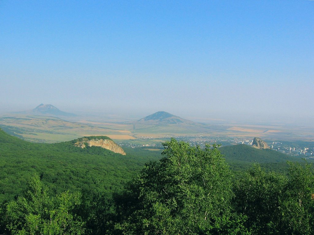 Вид от подножья Бештау (View from the foot of Beshtau), Теберда