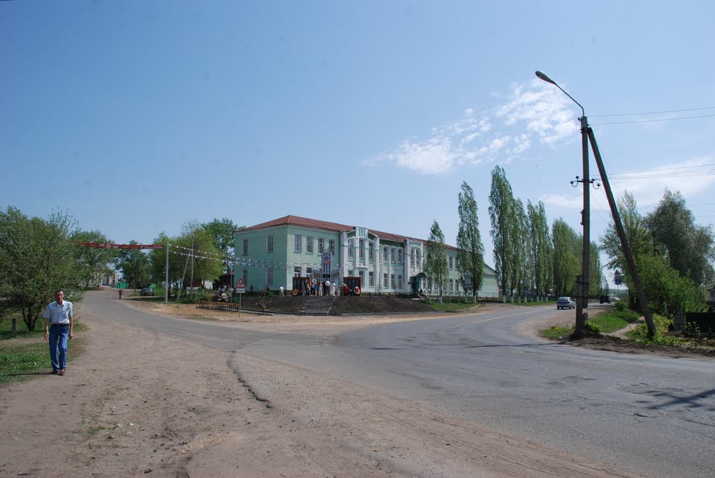 Уваровщинская школа, Кирсанов