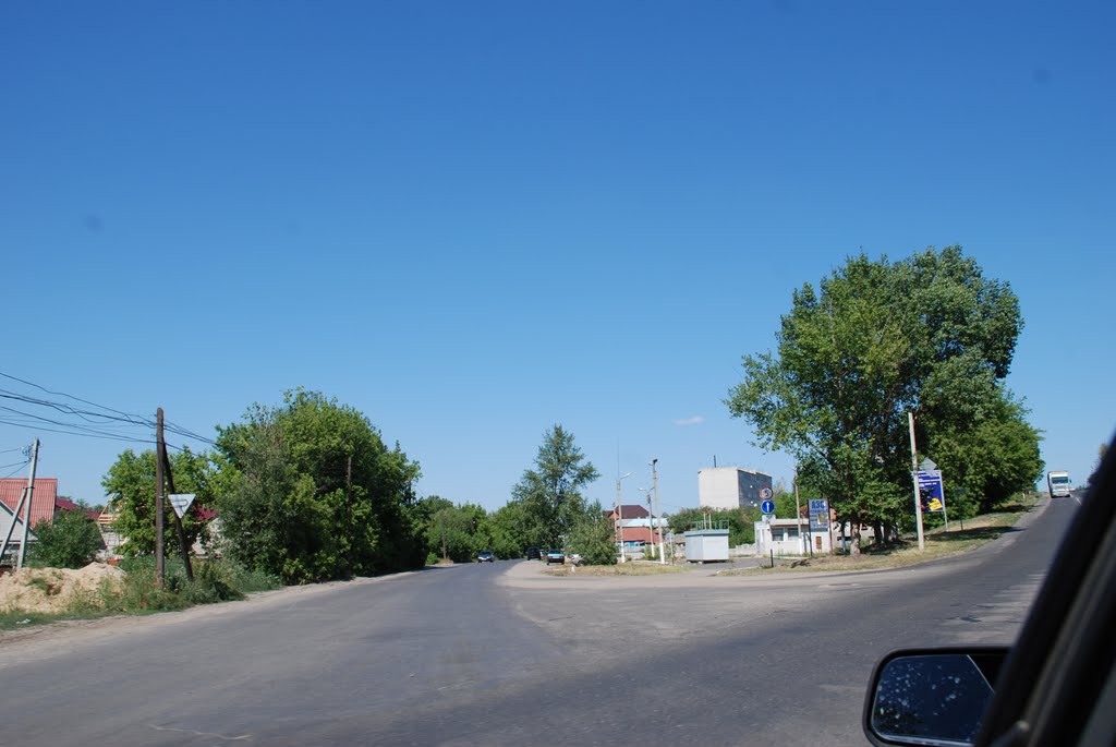 На  лево - Маршанский тракт, прямо - ул. Мира, Кирсанов