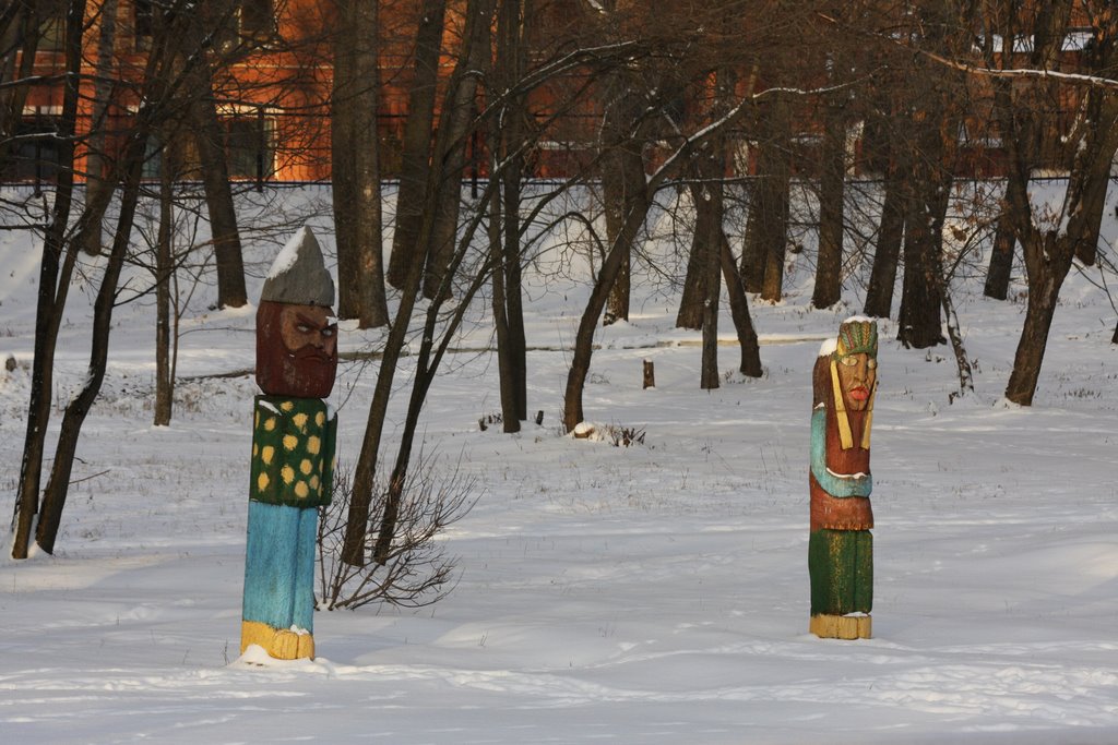 резные фигуры в парке, Котовск