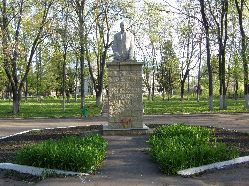Памятник Ленину, Староюрьево