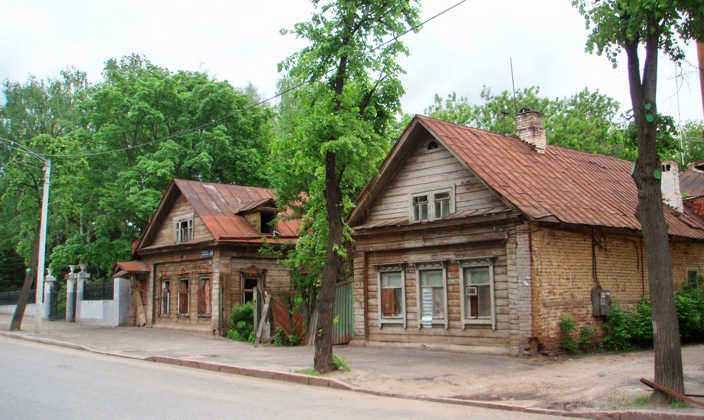 Houses on Ulyanova-Lenina street, Апастово