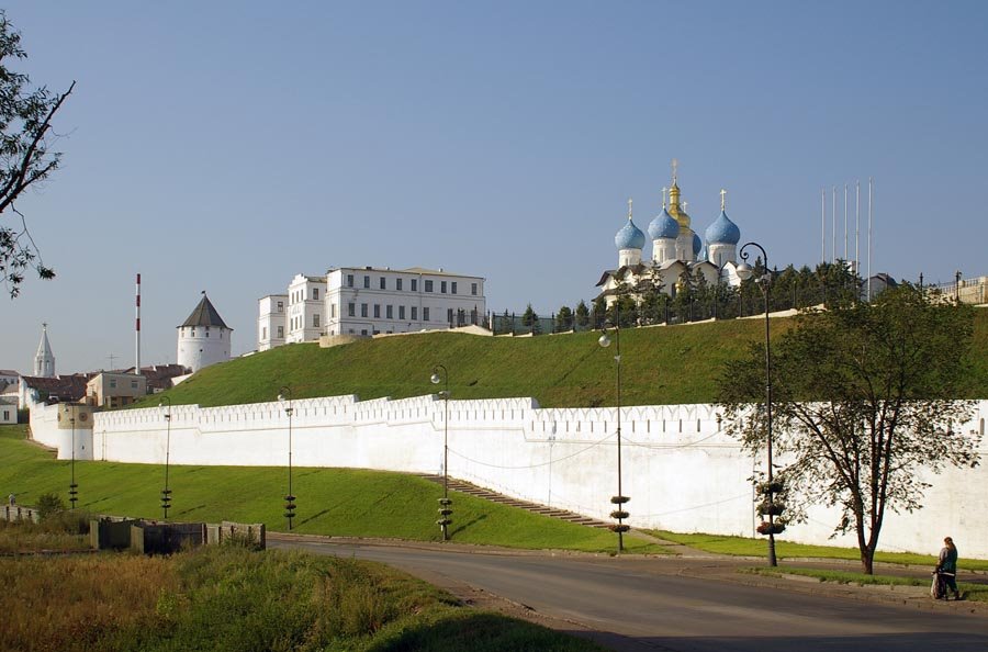 Вид на Кремль с улицы Батурина / View of the Kremlin from Baturin street (18/08/2007), Казань