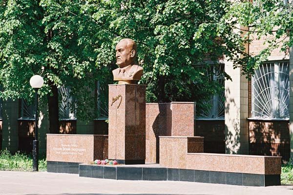 Памятник Королева Е. Н., Нижнекамск