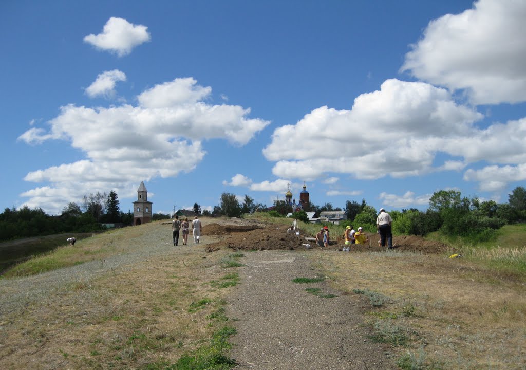 Студенты ведут археологические раскопки, Тетюши