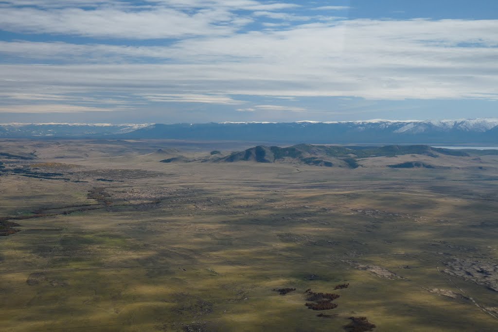 Гора Улуг Бай-Дог (1278 м) и хребет Восточный Танну-Ола, Самагалтай