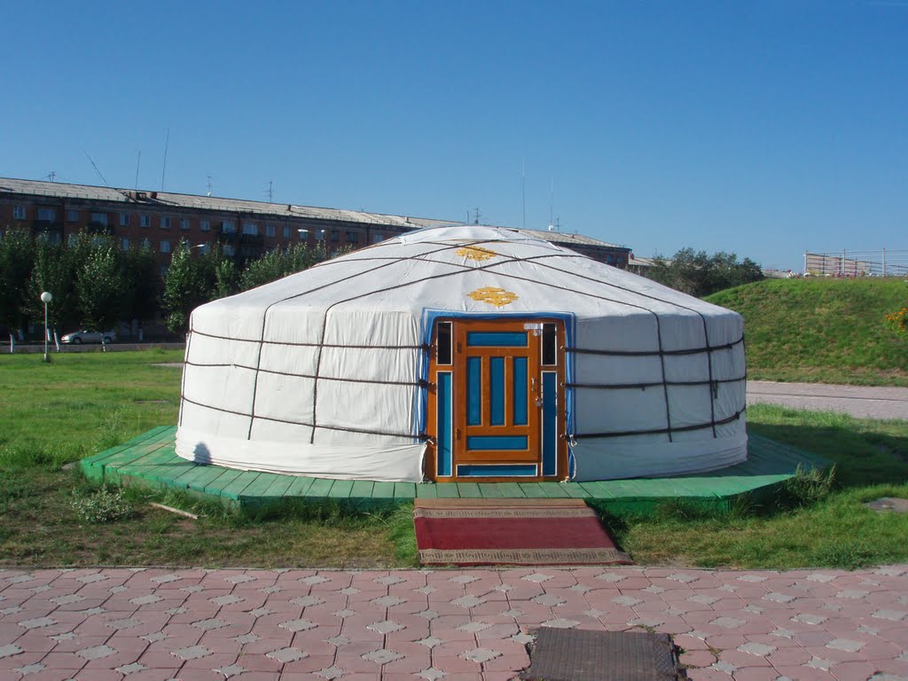 Traditional Tuvan yurt private museum, Хову-Аксы
