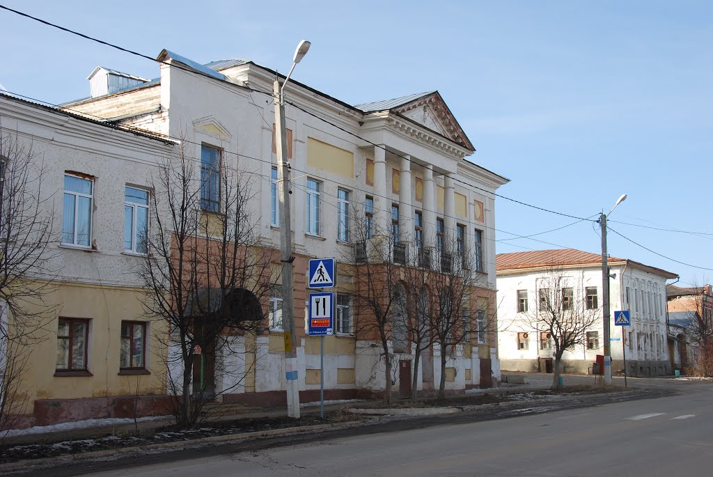 Старинные купеческие дома на главной улице Одоева., Одоев