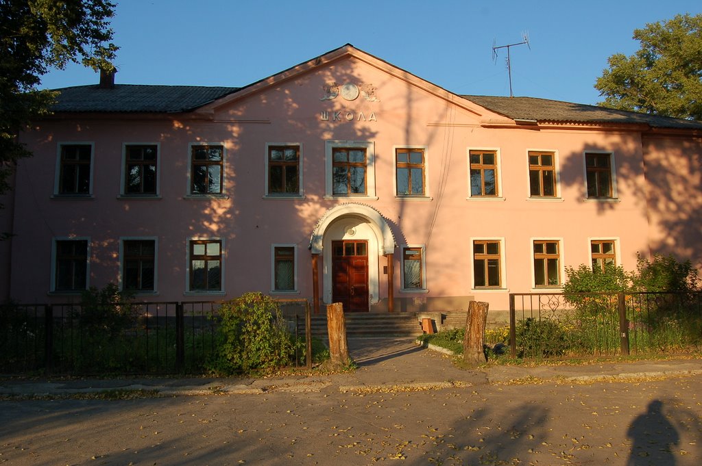 Бывшая школа №4, Суворов