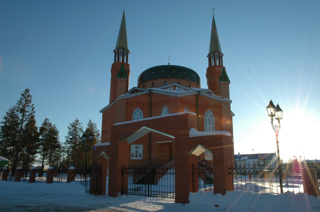 Мечеть в лучах солнца, Муравленко