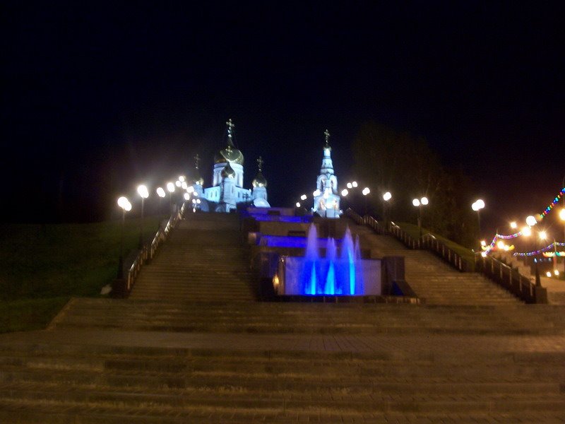 В начале пути к Храму ночью, Ханты-Мансийск