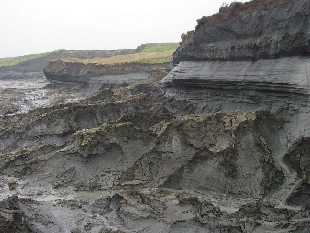 Such a massive outcrop of permafrost soil is a rare natural phenomenon. Такие масштабные обнажения вечномерзлотного грунта довольно редкое природное явление., Юрибей