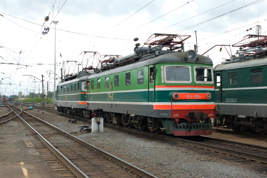 Электровоз ЧС2-854 (Skoda 53E), ст. Балезино Горьковской ЖД / DC electric locomotive ChS2-854 (Skoda 53E type), Balezino station of Gorky division of RZD (12/06/2008), Балезино