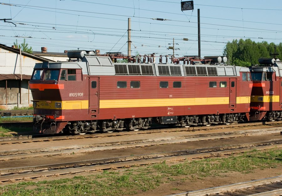 Электровоз ЧС4т-590 (Skoda 62E), ст. Балезино Горьковской ЖД / AC electric locomotive ChS4t-590 (Skoda 62E type), Balezino station of Gorky division of RZD (15/06/2008), Балезино