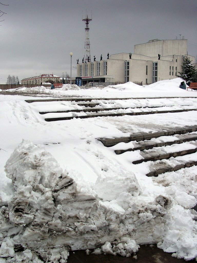 Апрельский снег. г. Ижевск. 2004 г., Ижевск