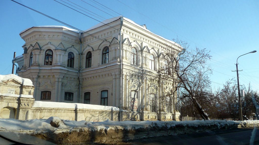 Продающееся здание, ул. Азина, 65 б. Бывшая 18 школа  (до революции приют Смагиных), Сарапул