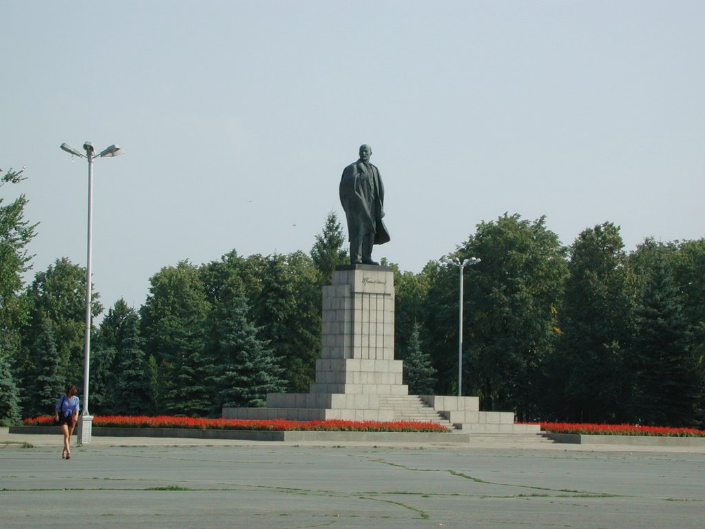 Памятник В.И.Ленину (август 2001г.), Ульяновск
