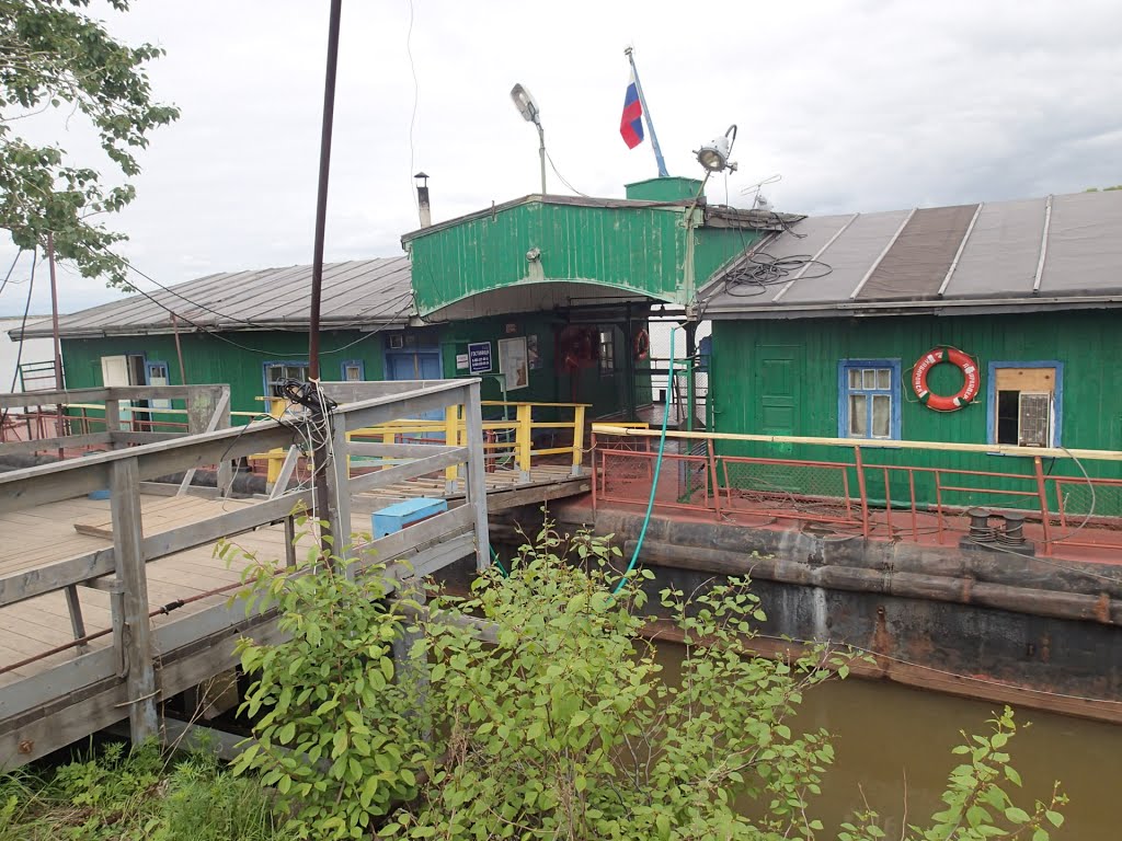 The ferry wharf, Николаевск-на-Амуре