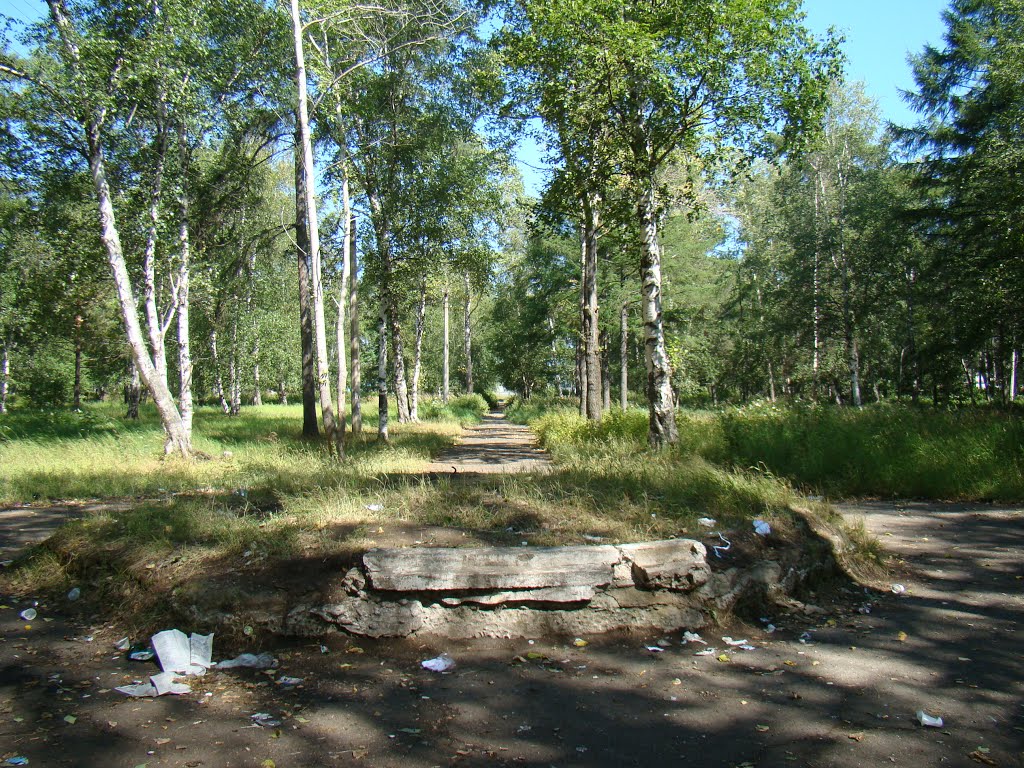 Парк, место скульптуры девочки, Николаевск-на-Амуре