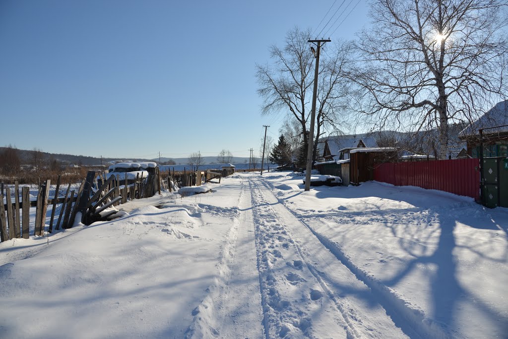 Obluchye (2013-02) - Street view in northern town area, Облучье