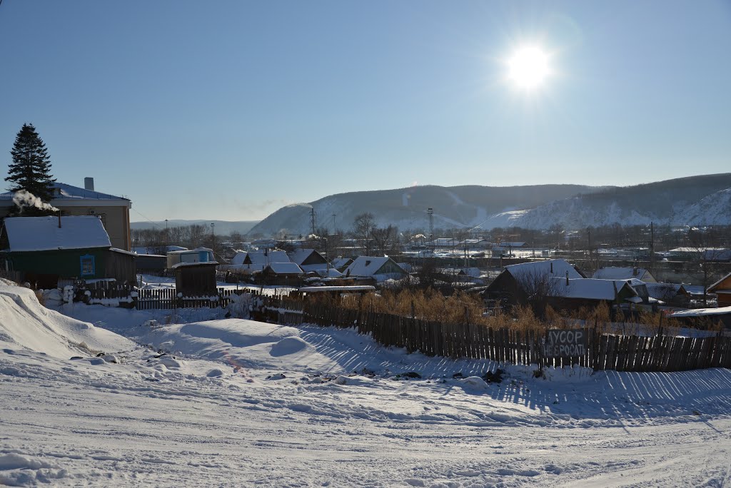 Obluchye (2013-02) - Town and ski slope from distance, Облучье