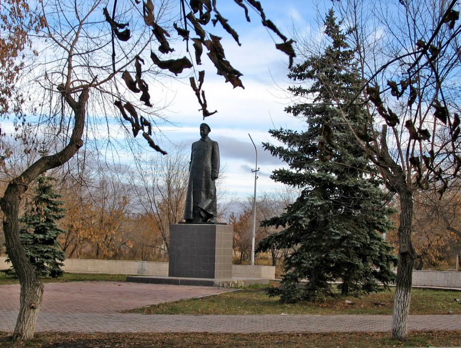 Памятник С.Д. Павлову, Троицк