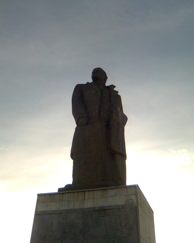 Ленин, Южно-Уральск