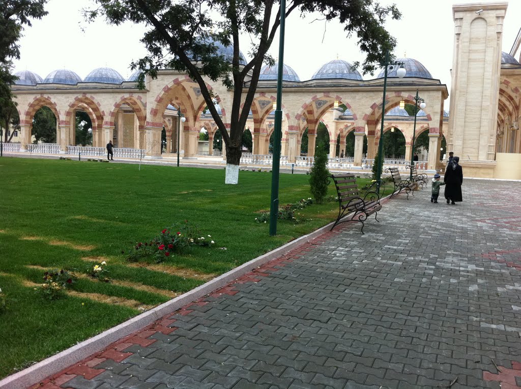 Гудермес Мечеть, Гудермез