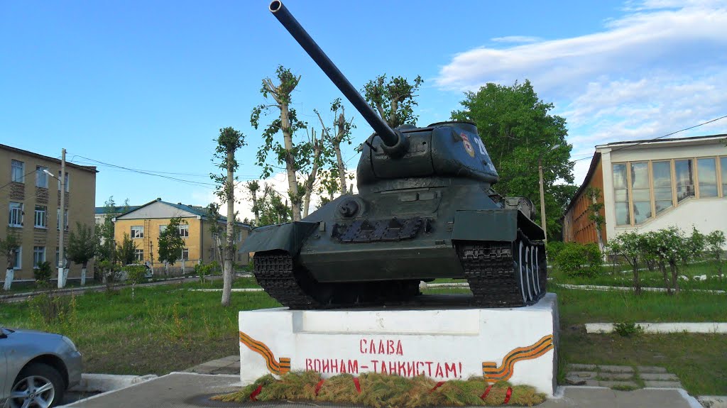 Памятник танкистам, Дровяная
