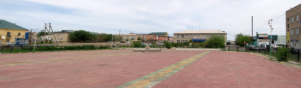 Центральная площадь и здание администрации, Забайкальск, июнь 2011, Забайкальск