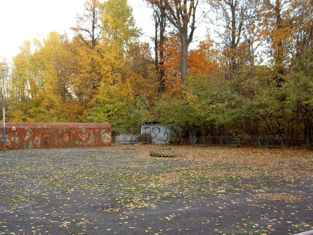 площадка в Роще, осенью, Новочебоксарск