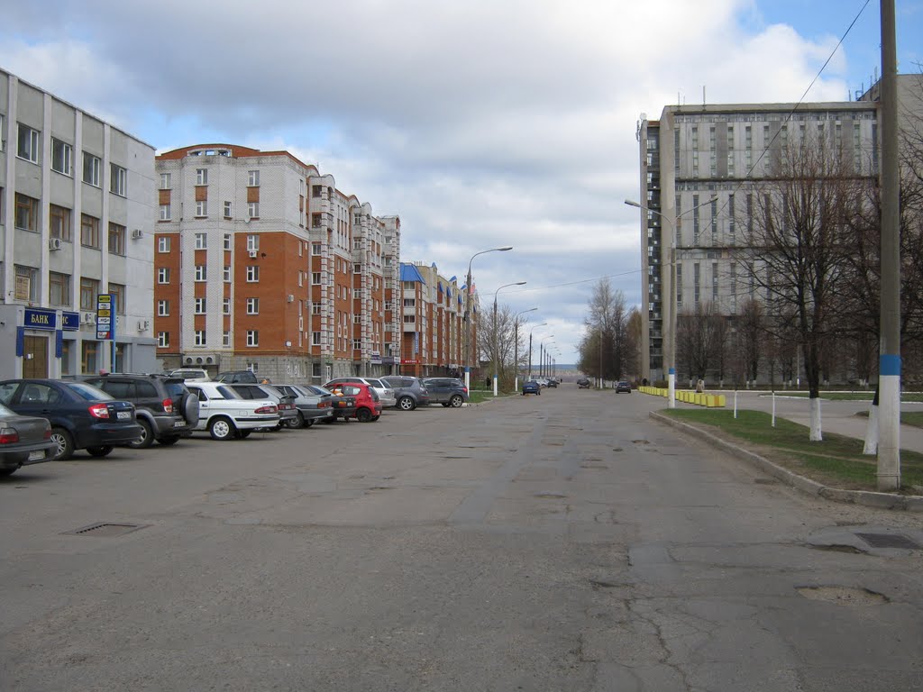 Улица Винокурова в районе спорткомплекса (Вид на север)  /  Vinokurov Street around sport centre (View on north), Новочебоксарск