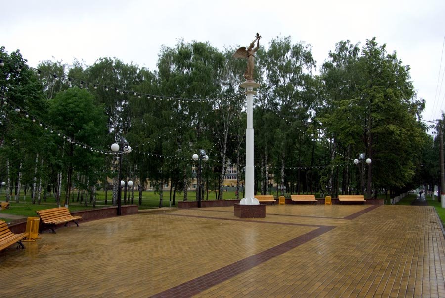 Памятник "Ангел мира" / Monument "the Angel of peace" (04/07/2008), Чебоксары