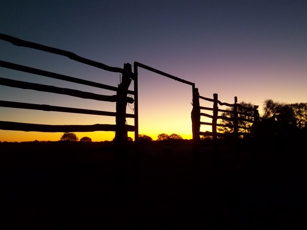Silent Stockyard Sunset at Lorna Glen WA, Гералдтон