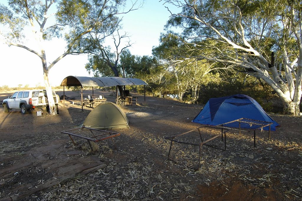 camp on the gunbarrel hwy, Гералдтон