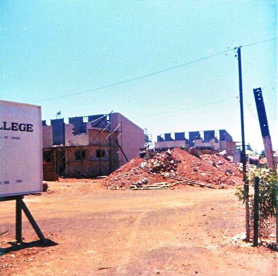 Who Remembers ? - Agricola College Under Construction, Калгурли