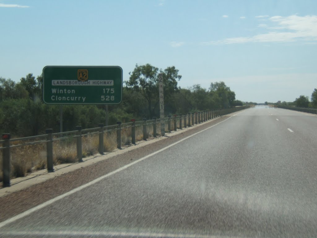 Just out of Longreach, Калундра