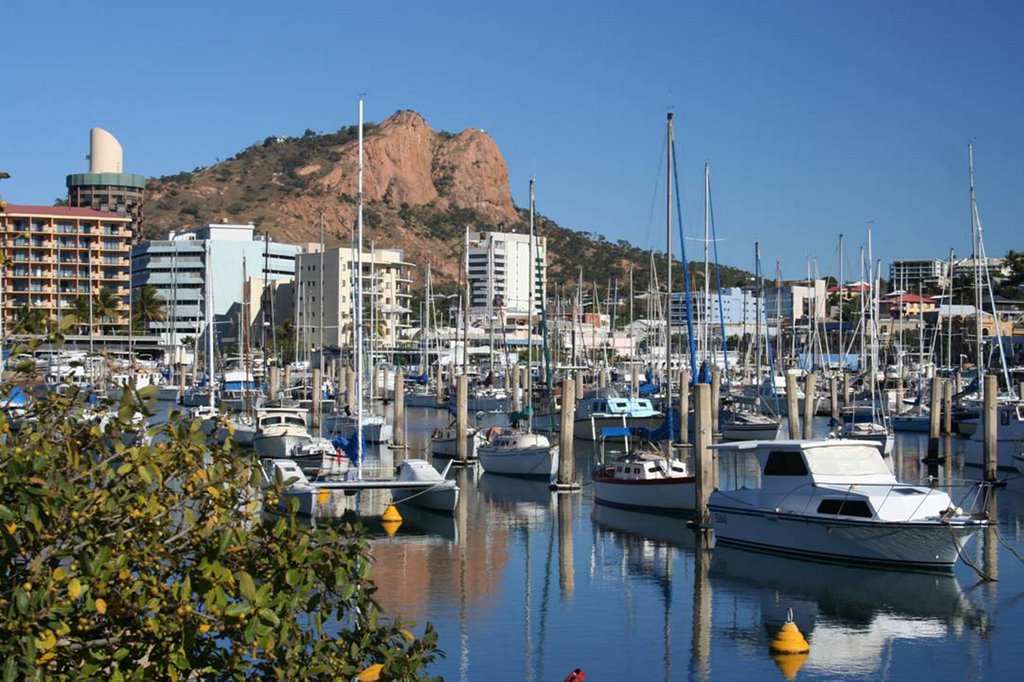 Castle Hill above old marina in Townsville, Таунсвилл