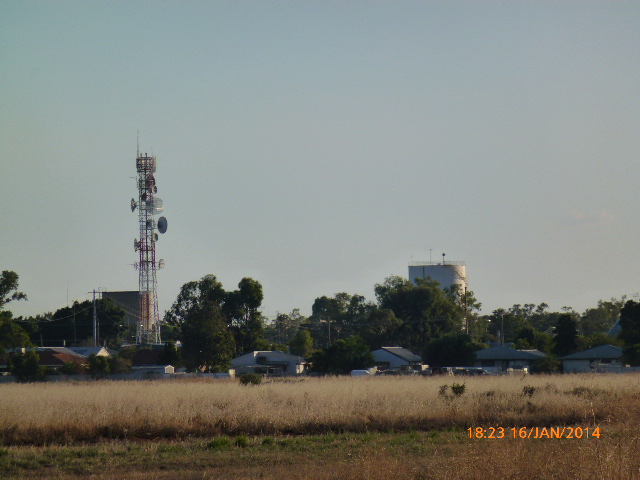 Nyngan - Telstra Tower & Water Reservoir viewed from the Airport - 2014-01-16, Албури