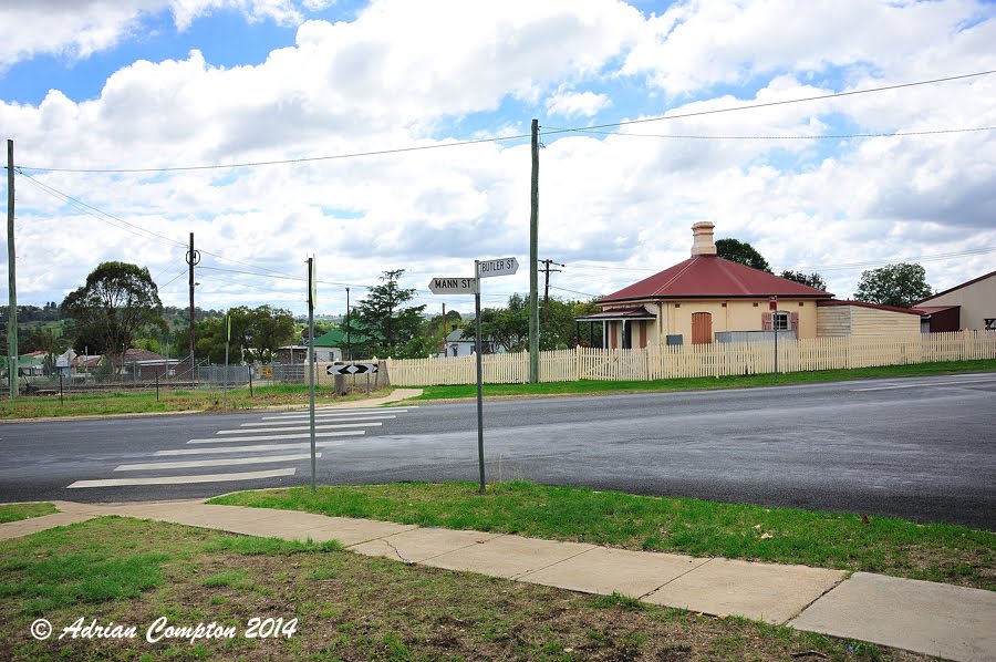 the old NSW Railways gate keepers residence at the Butler Street level crossing, Feb 2014., Армидейл